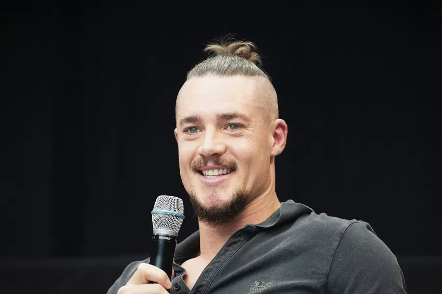 The Alexander Dreymon card