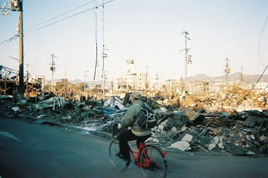 The 1995 Hanshin earthquake card