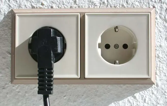 The AC power plugs and sockets card