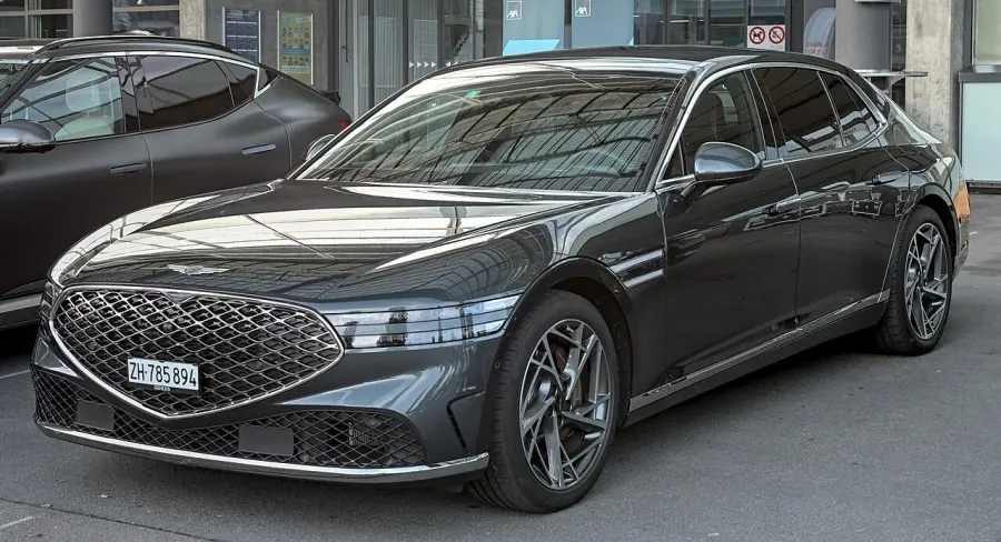 La carte Genesis G90