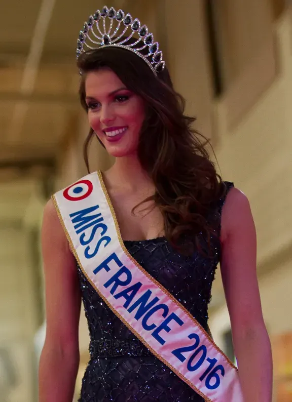 The Iris Mittenaere card
