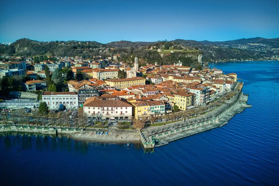 The Arona, Piedmont card