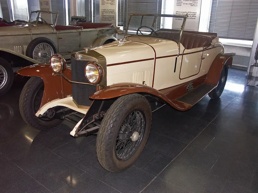 The Alfa Romeo RM card