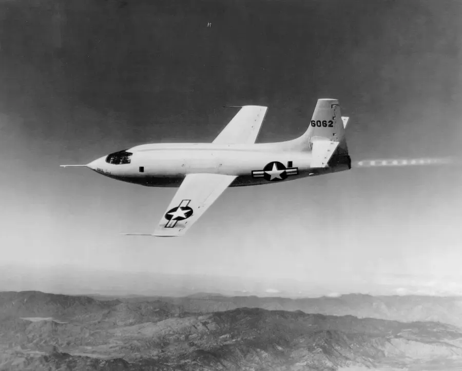 La carte Bell X-1