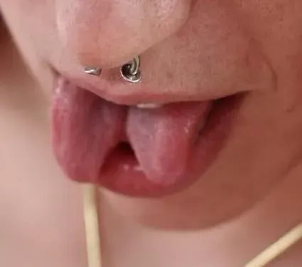 La carte Tongue split