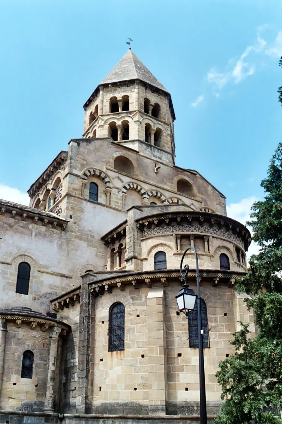 The Église Notre-Dame de Saint-Saturnin card