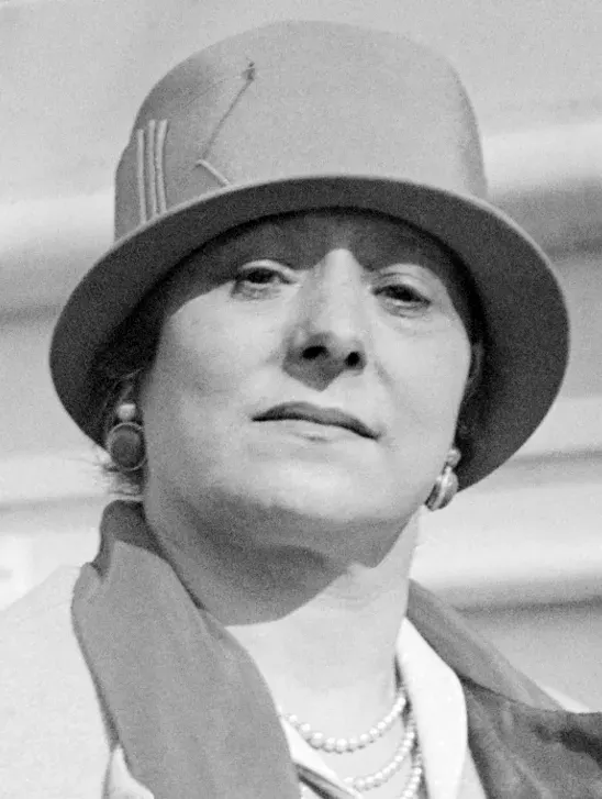 The Helena Rubinstein card