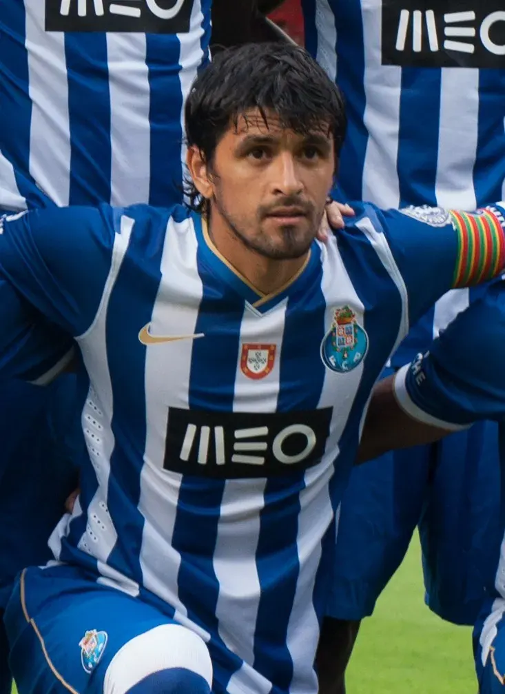 The Lucho González card