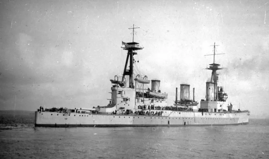 The Indefatigable-class battlecruiser card
