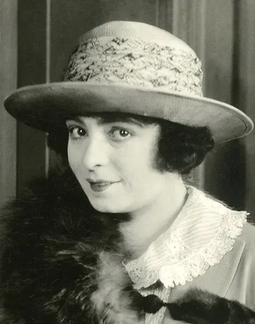 La carte Dorothy Davenport