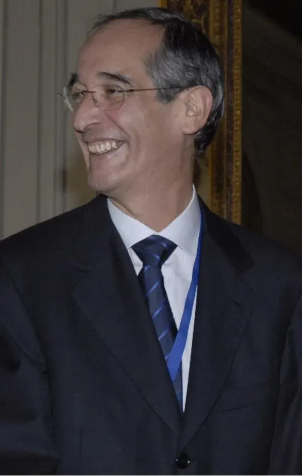 The Álvaro Colom card