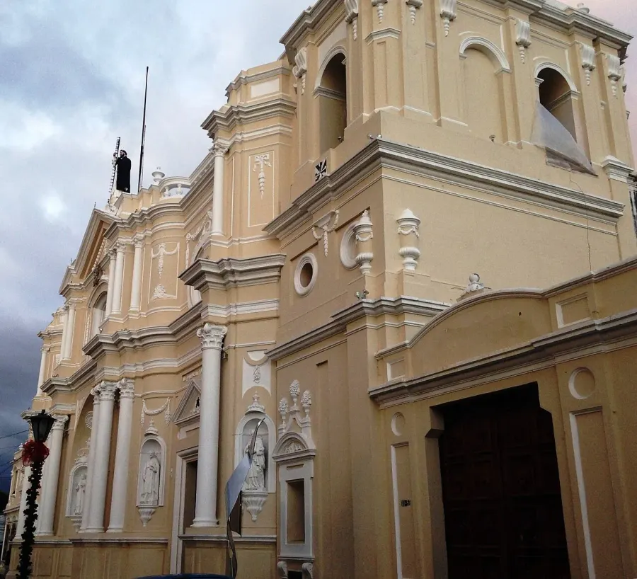 The Basilique Notre-Dame-du-Rosaire de Guatemala card