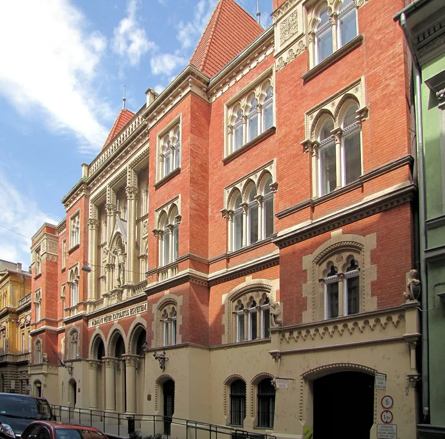 La carte Université catholique Péter-Pázmány