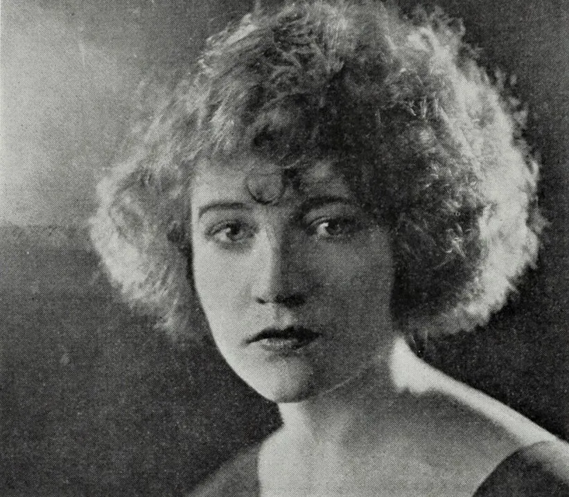 La carte Betty Compson