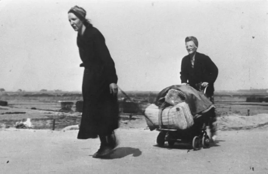 The Dutch famine of 1944–1945 card