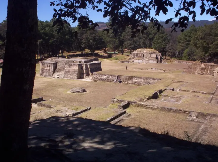 The Iximche card