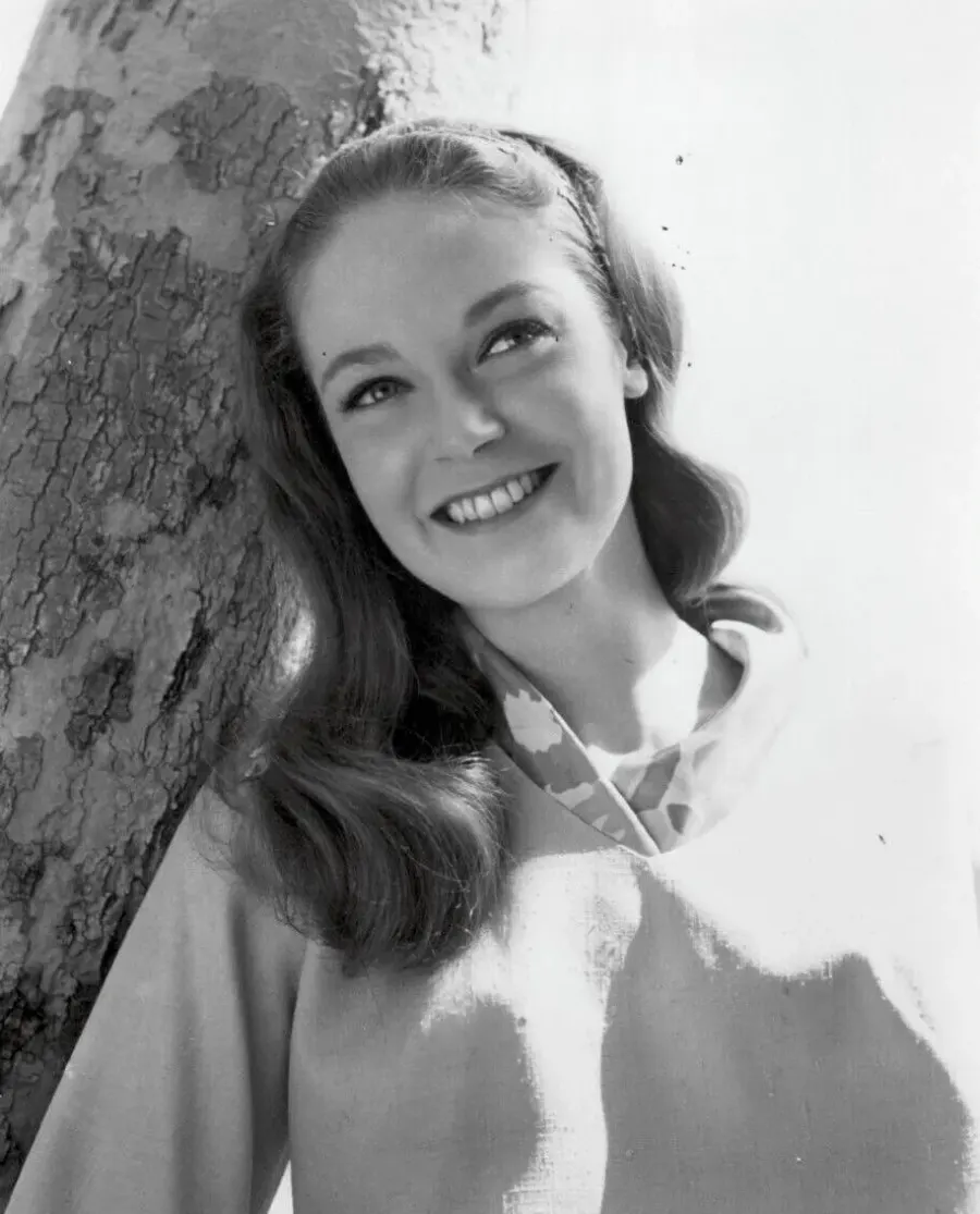 La carte Elizabeth Hartman