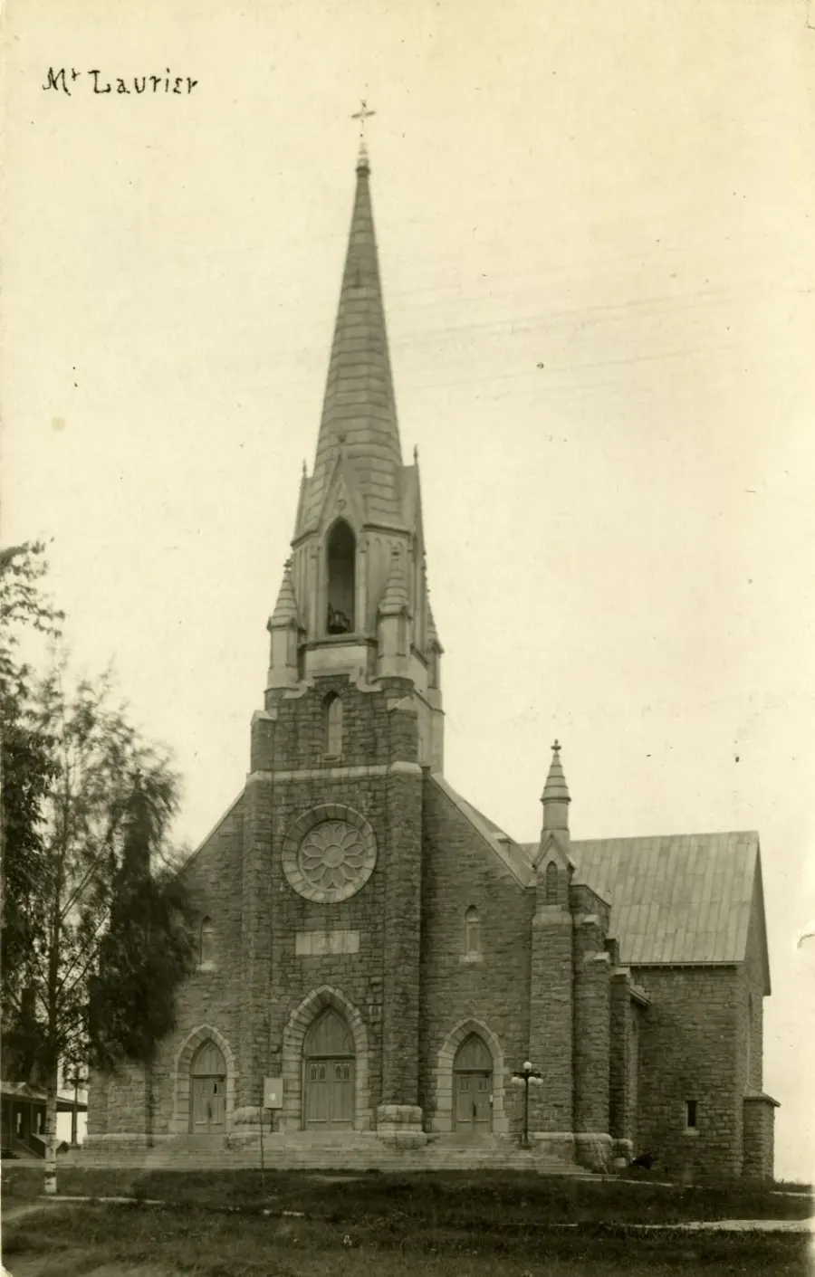 La carte Cocathédrale Notre-Dame-de-Fourvière de Mont-Laurier