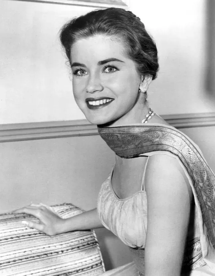La carte Dolores Hart