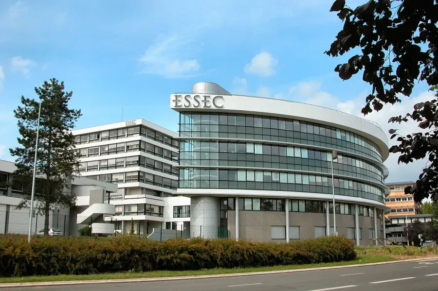 The ESSEC Business School card