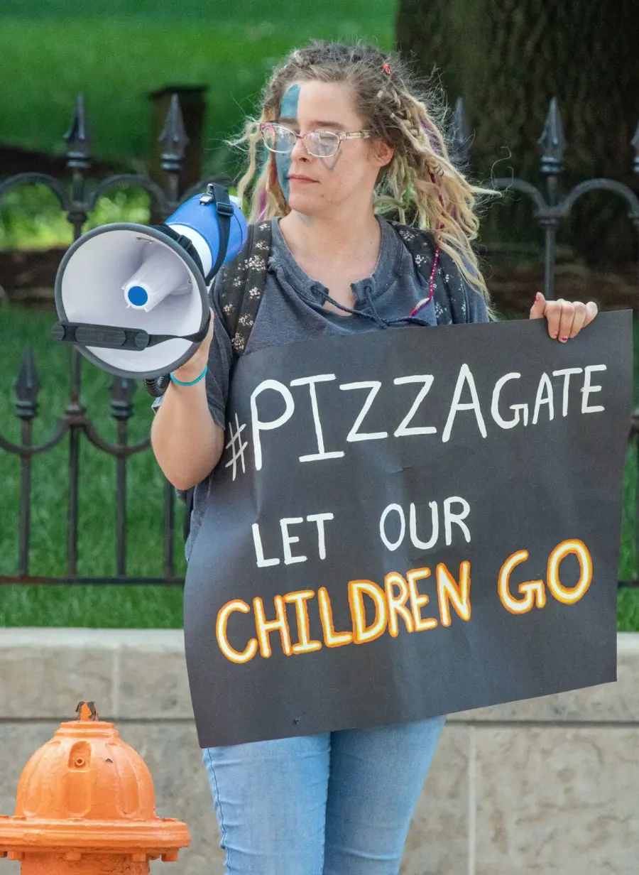 La carte Théorie conspirationniste du Pizzagate