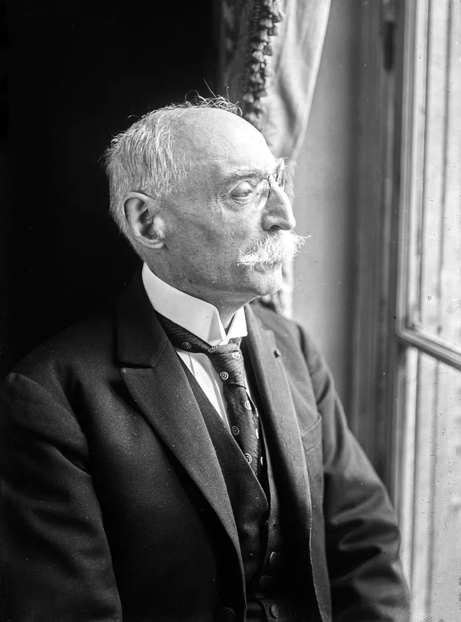 The Émile Mâle card