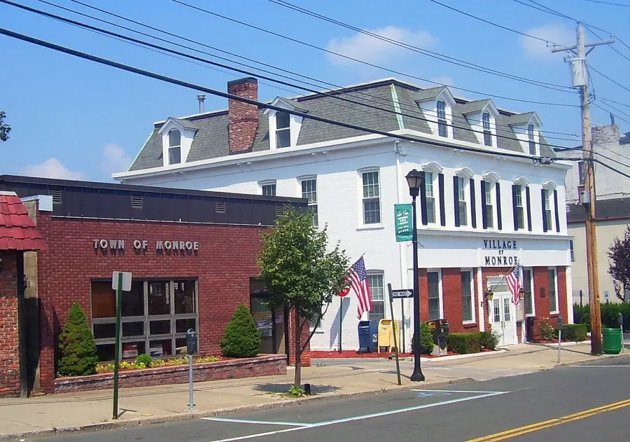 The Monroe, New York card