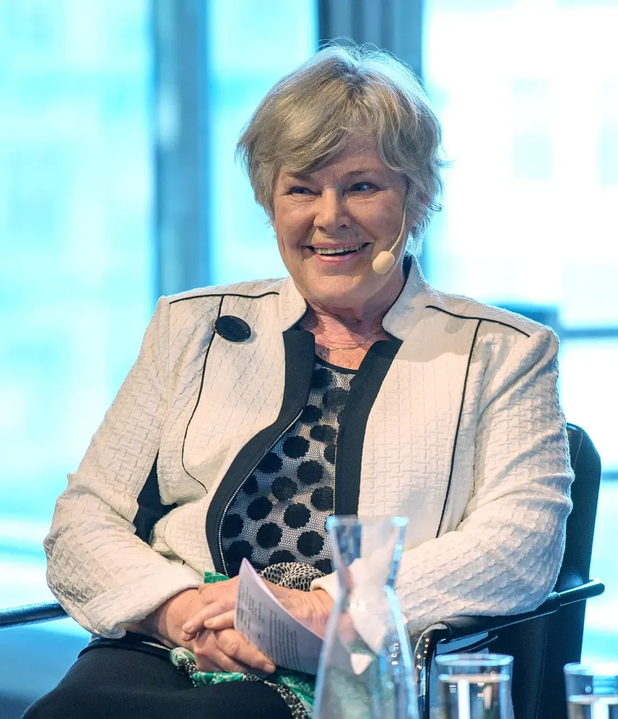 The Elisabeth Rehn card