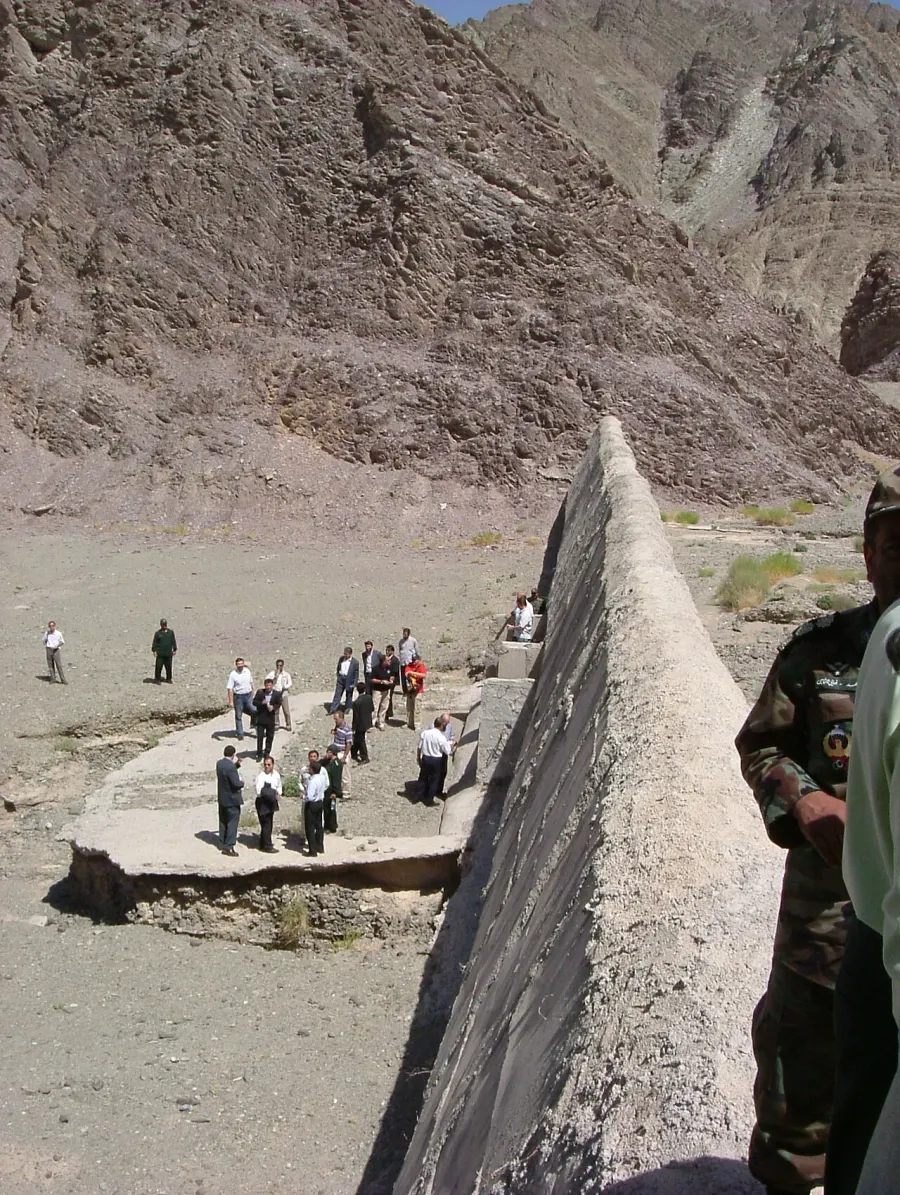 The Iran–Pakistan border card