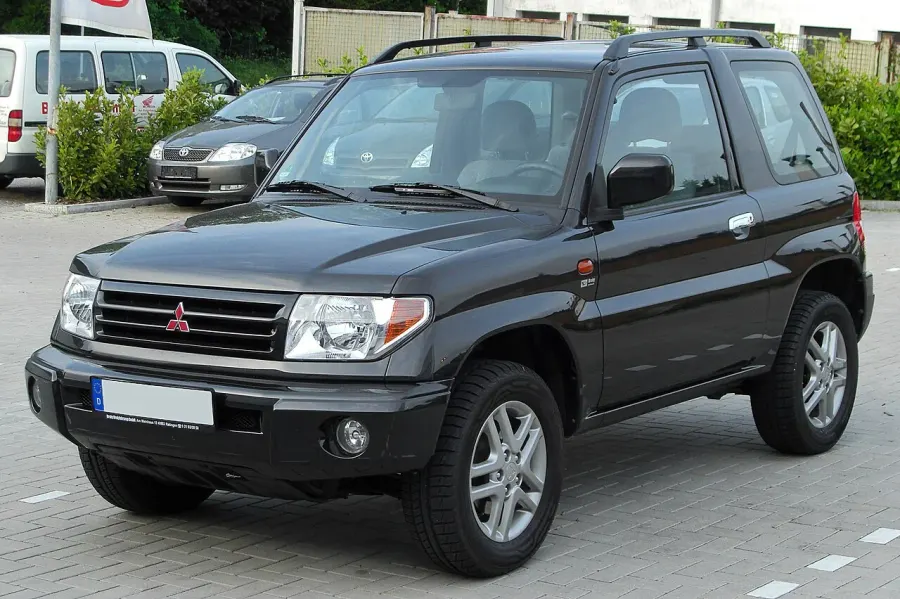The Mitsubishi Pajero iO card