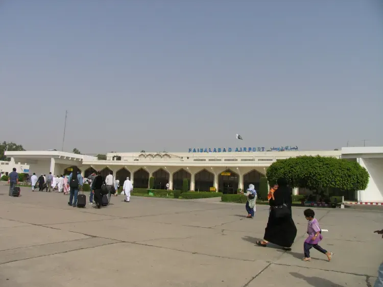 La carte Aéroport international de Faisalabad