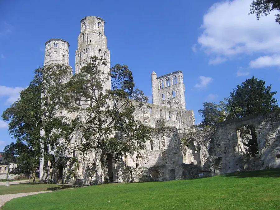 The Jumièges Abbey card