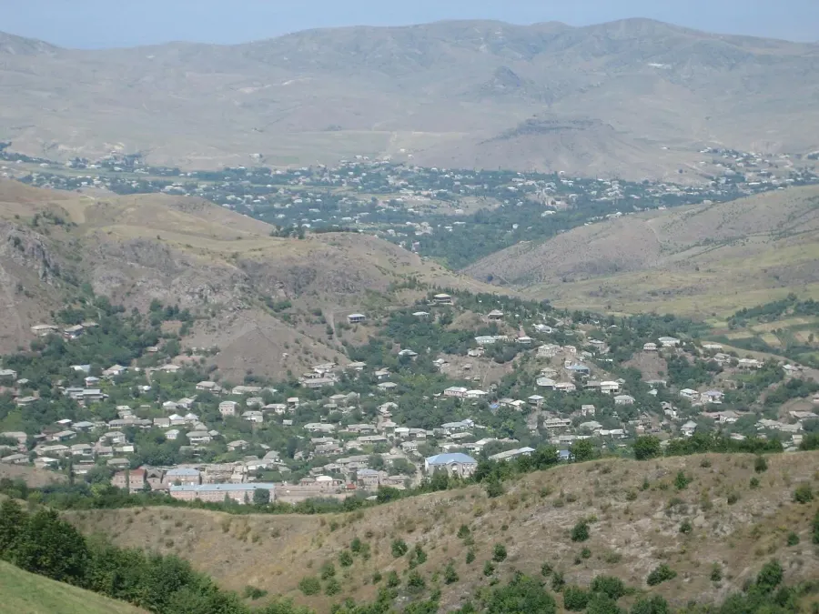 The Movses, Armenia card