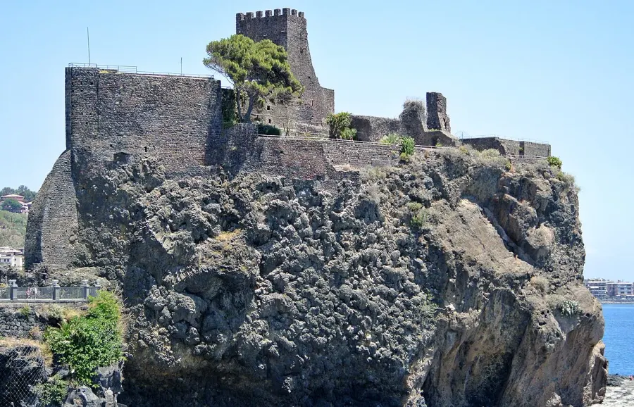 The Aci Castello card