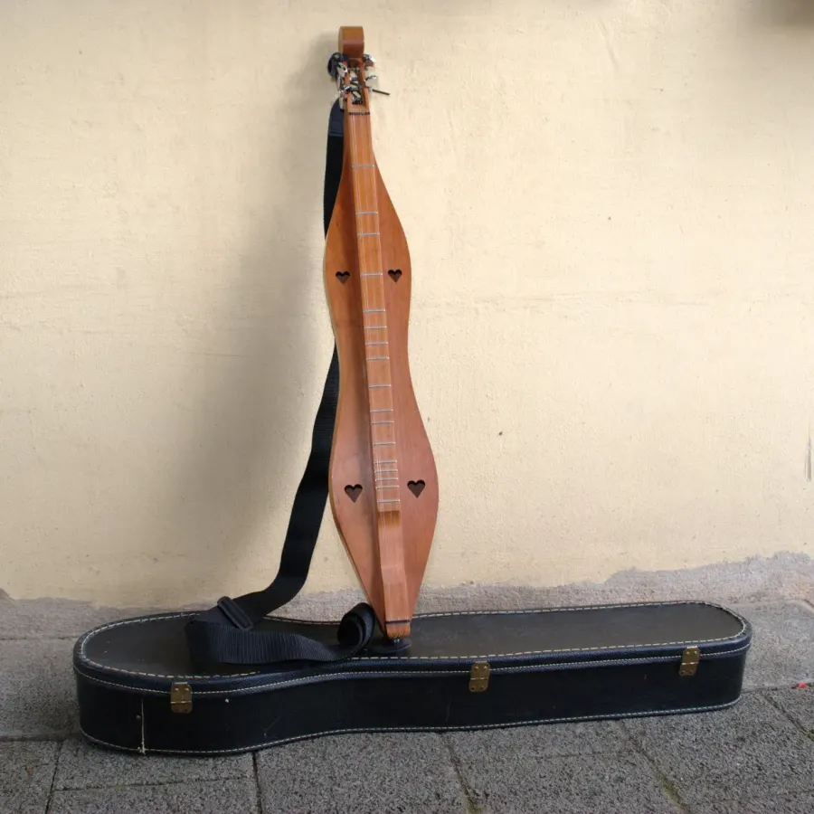 The Dulcimer card