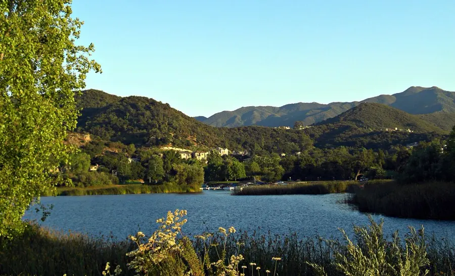 The Lake Sherwood, California card