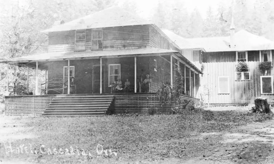 The Cascadia, Oregon card