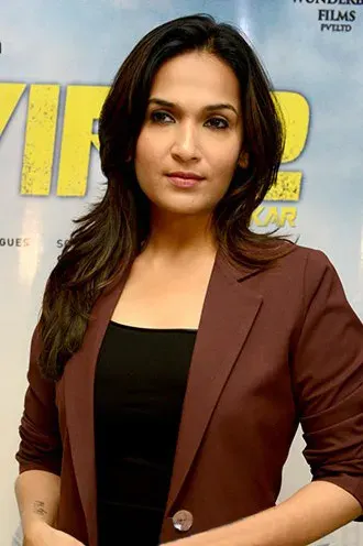 The Soundarya Rajinikanth card