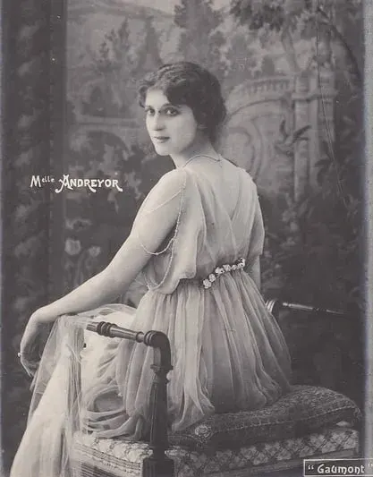 The Yvette Andréyor card