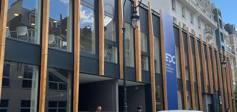 The EDC Paris Business School card