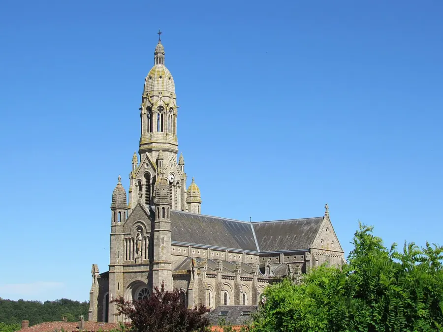 The Basilica of St. Louis de Montfort card