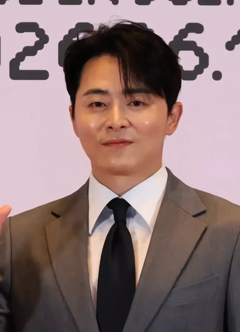 The Jo Jung-suk card