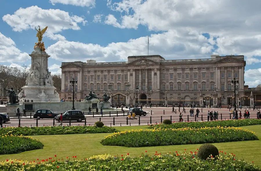 The Buckingham Palace card