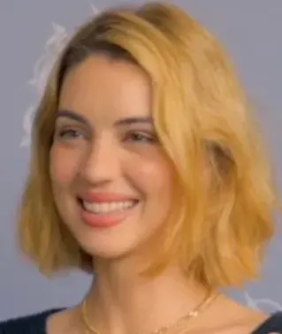 La carte Adelaide Kane