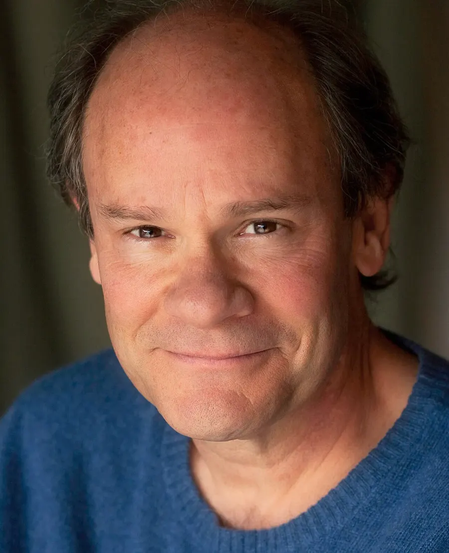 La carte Ethan Phillips