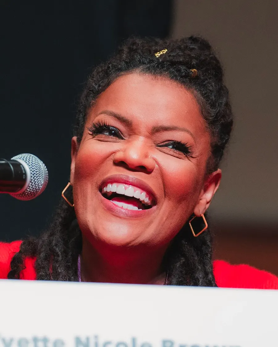 La carte Yvette Nicole Brown