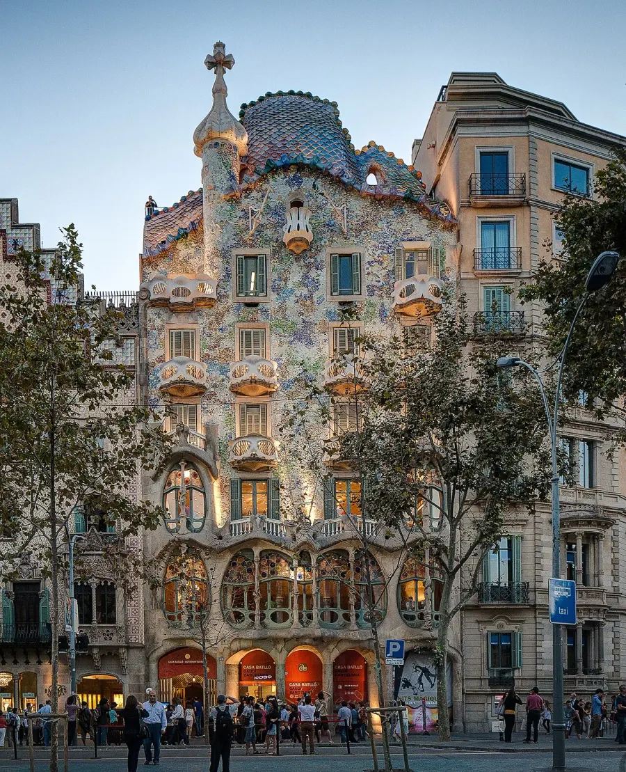 The Casa Batlló card