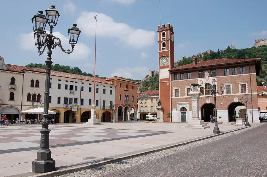 The Marostica card