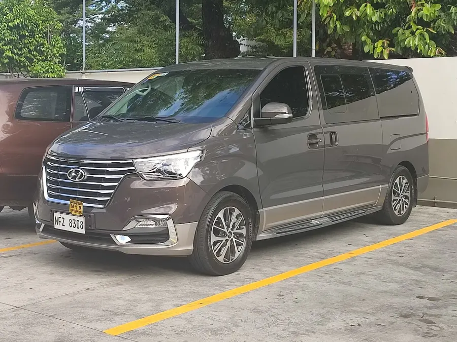The Hyundai Starex card