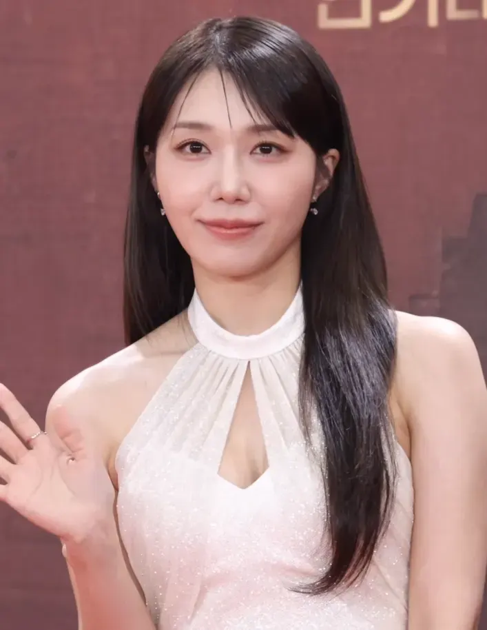The Jung Eun-ji card
